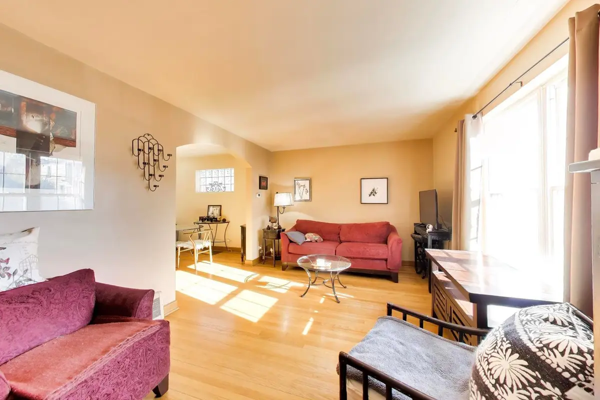 3525 Prairie Avenue