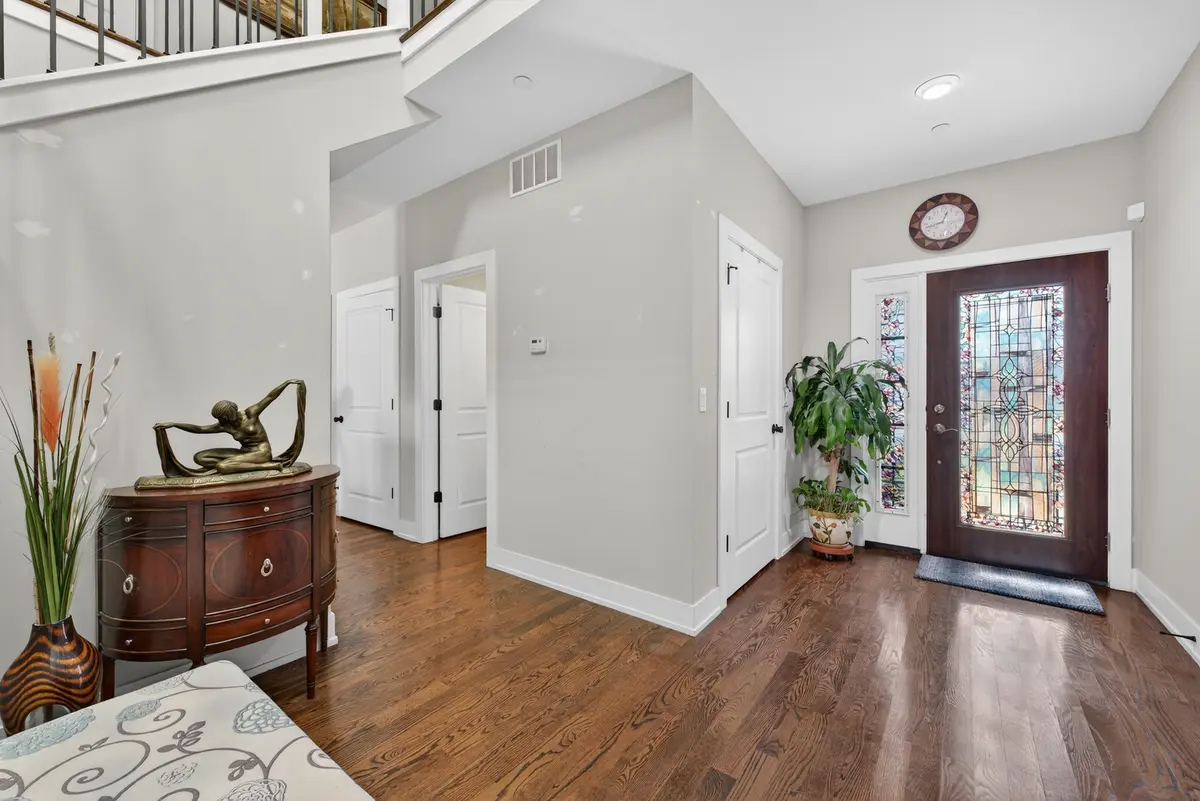 8166 W 87th Street