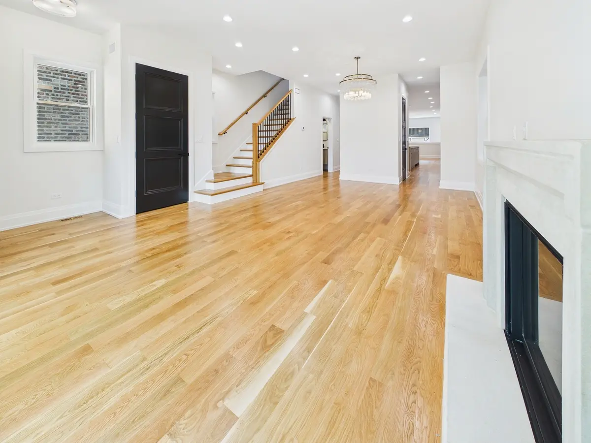 2638 W Superior Street