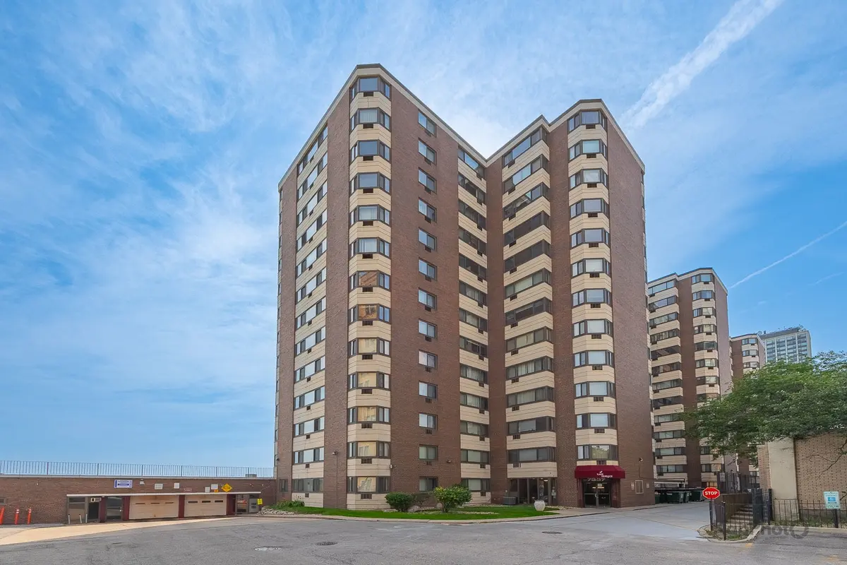7337 S South Shore Drive