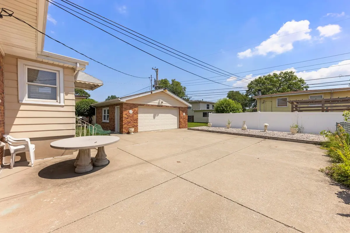 261 S Mayfair Place