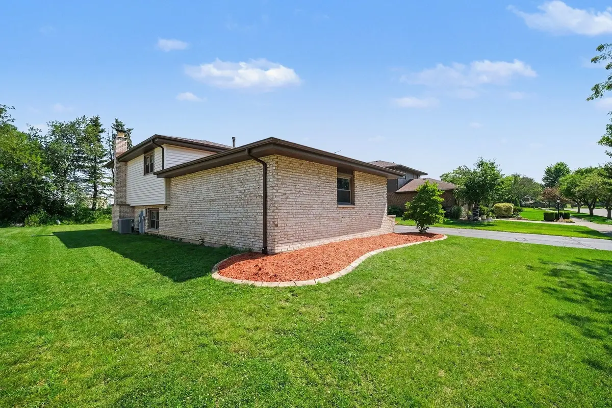 537 Willow Lane