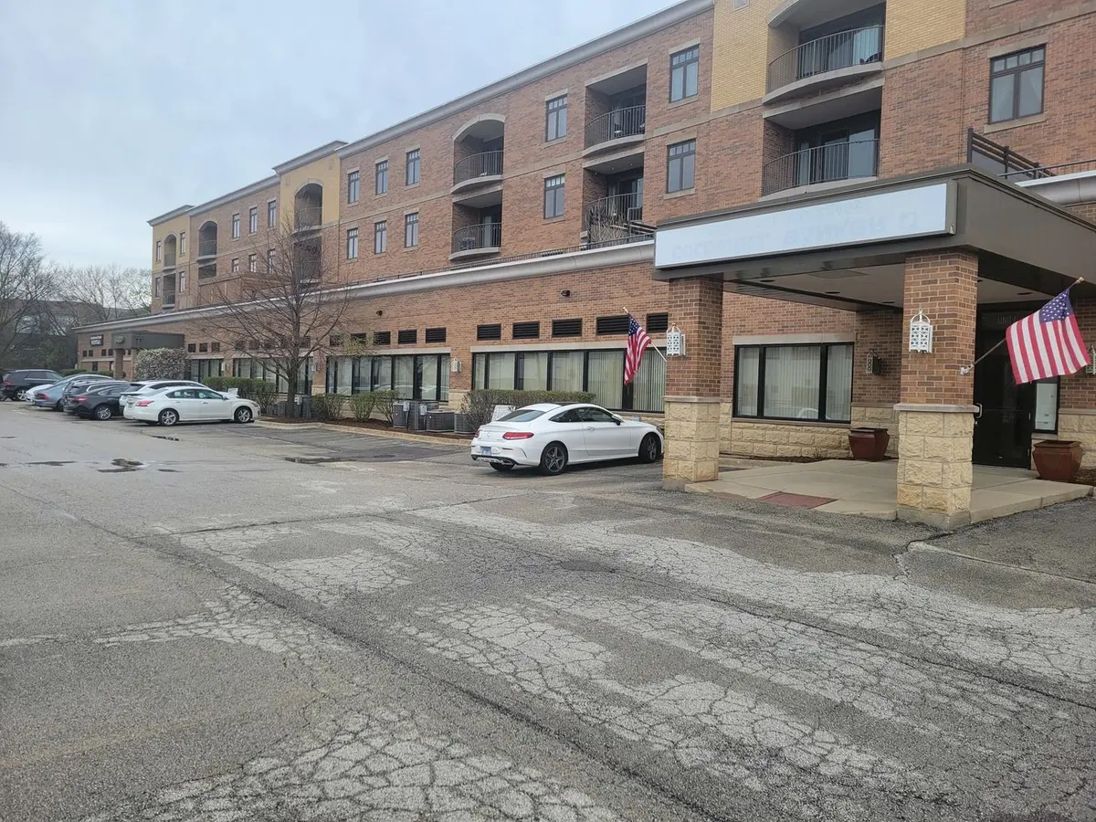 6400 N Northwest Highway