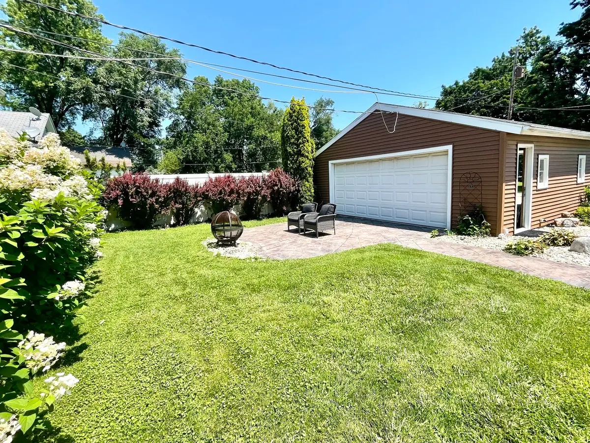 1054 Creve Coeur Street