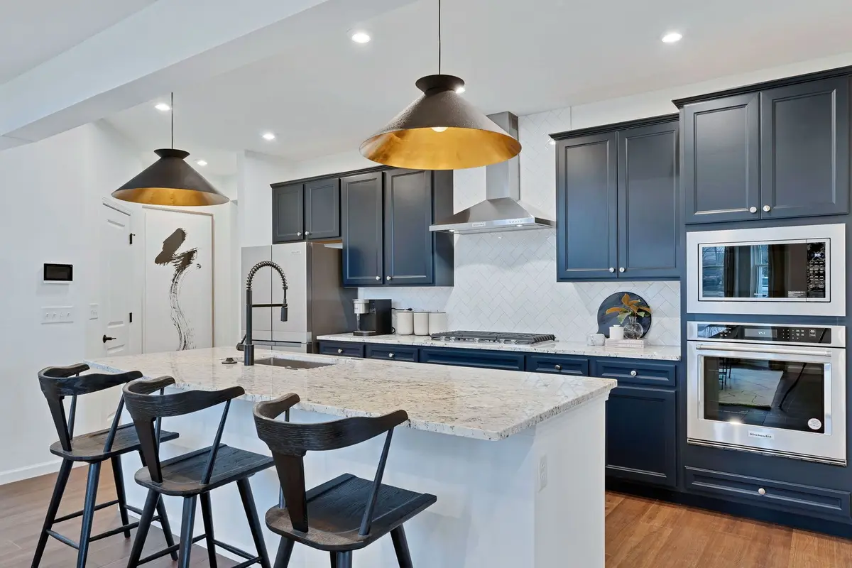 6200 Sandbelt Drive