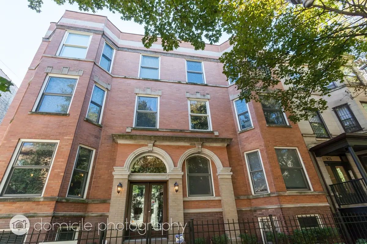 815 W Newport Avenue