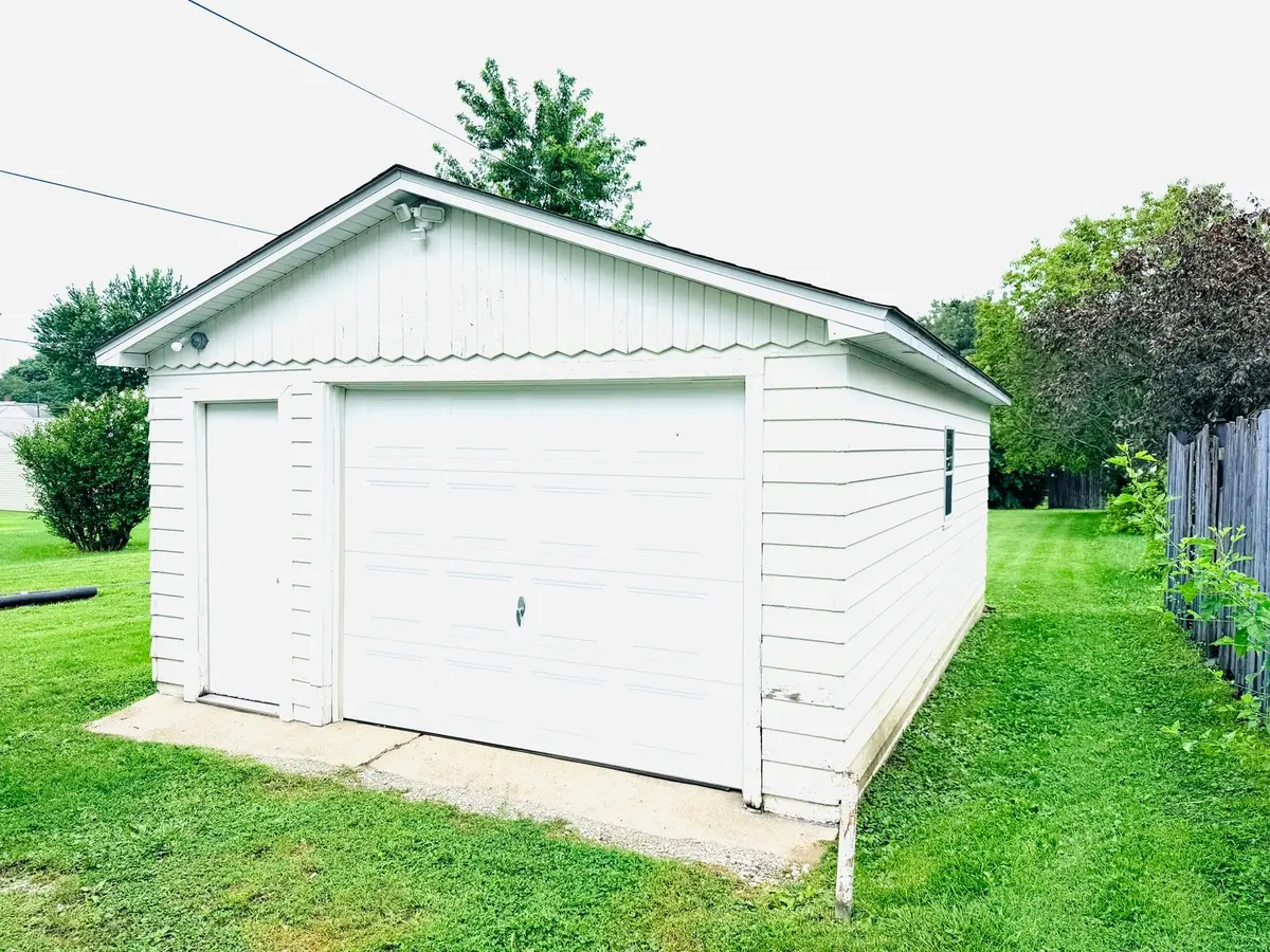 506 W Lincoln