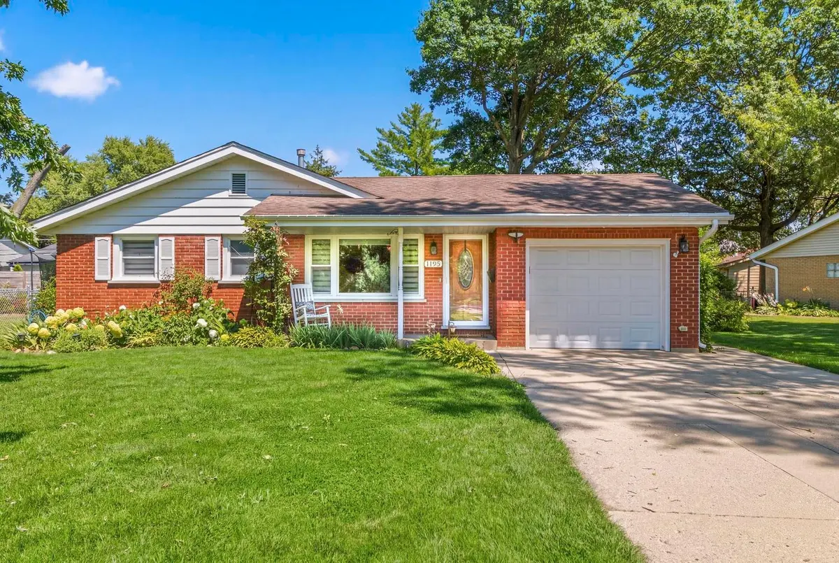 1193 Algonquin Drive