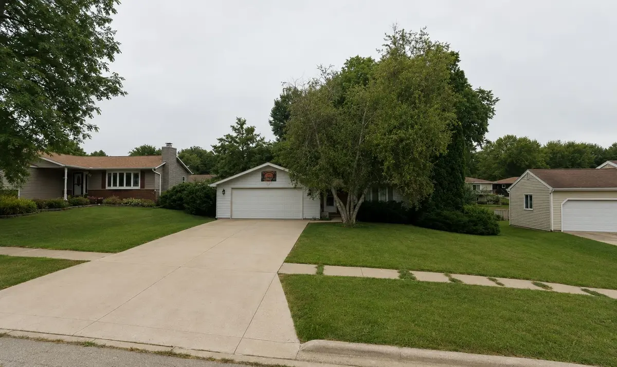 564 N Greenfield Drive