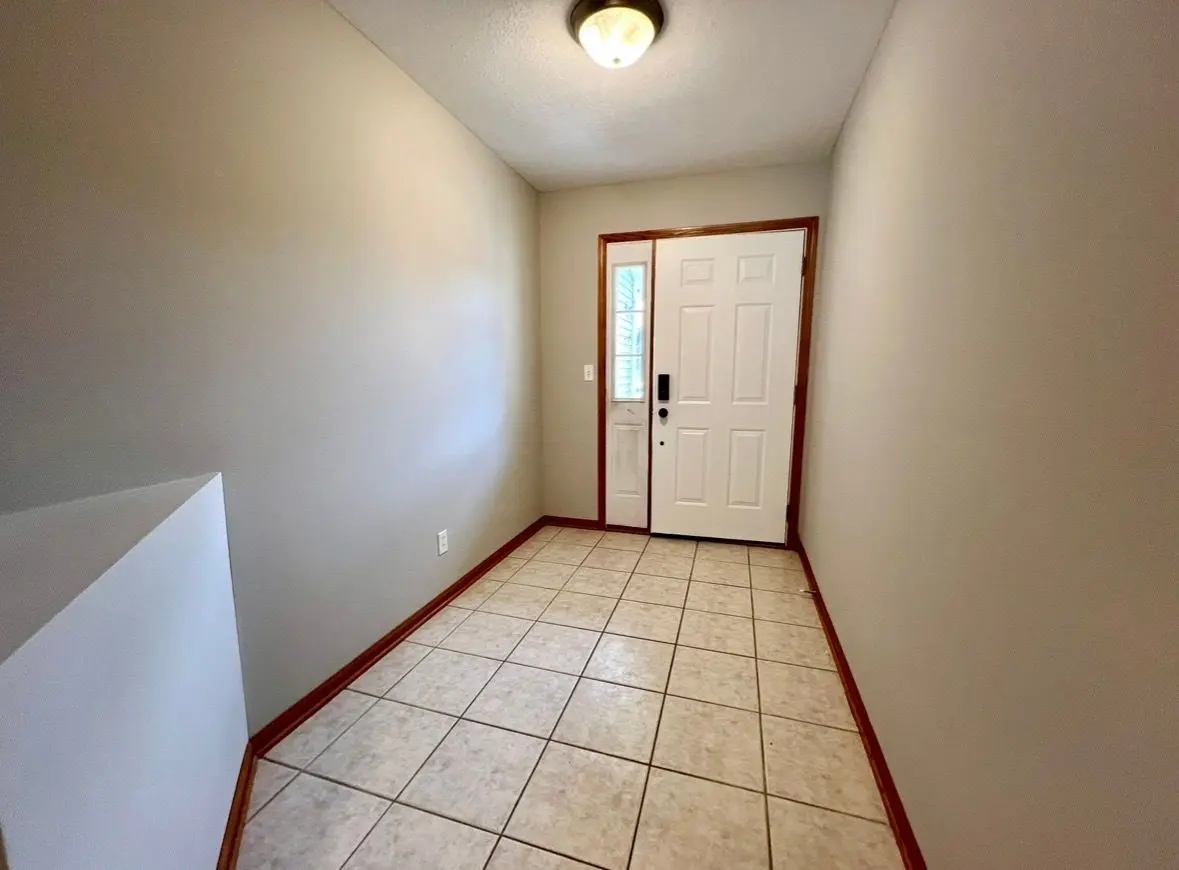 1172 Rose Drive