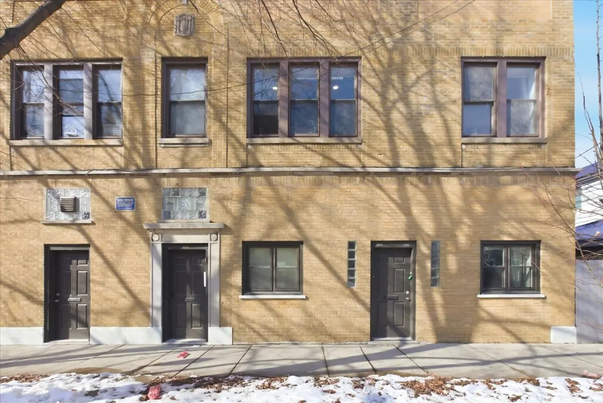 4006 N Bell Avenue