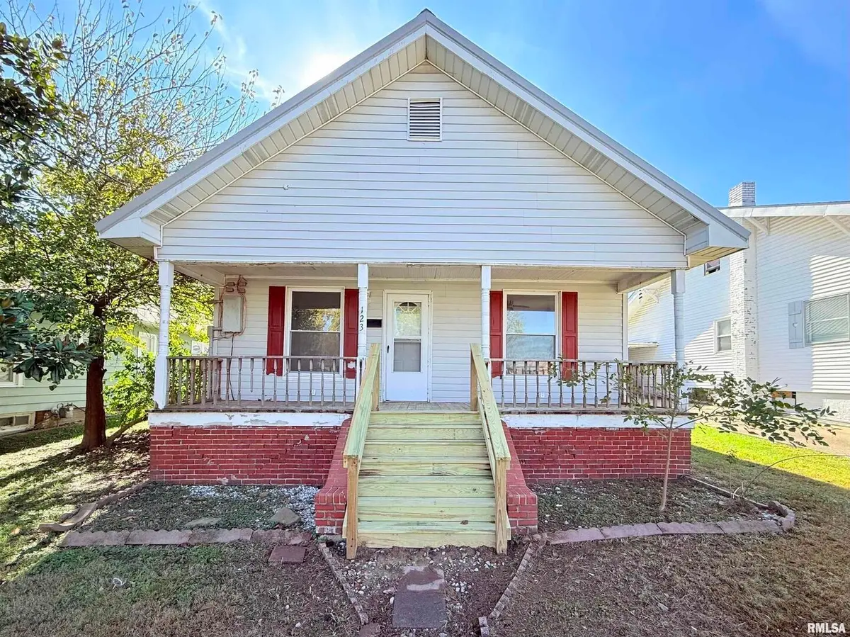 123 W COLLEGE Street