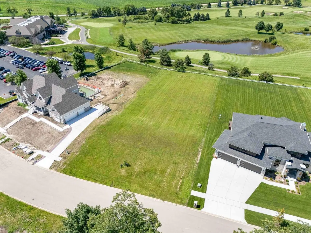 7629 Clubhouse Drive