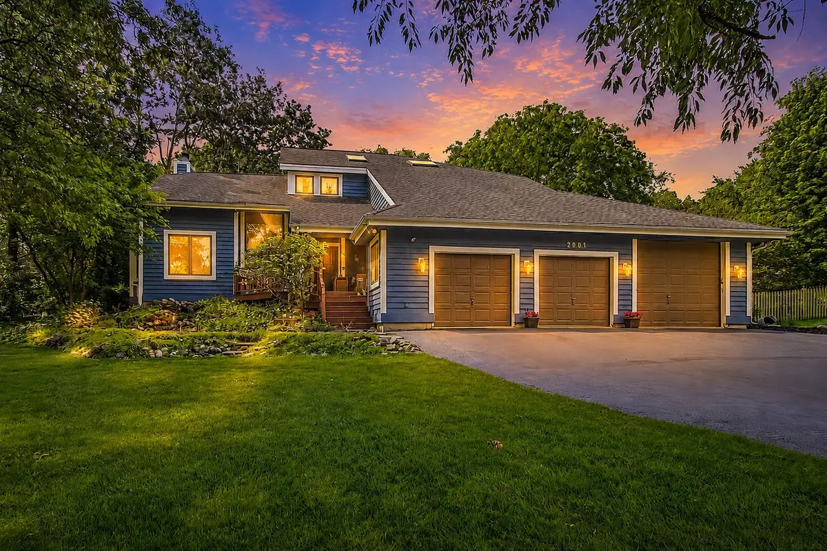 2001 Villanova Drive