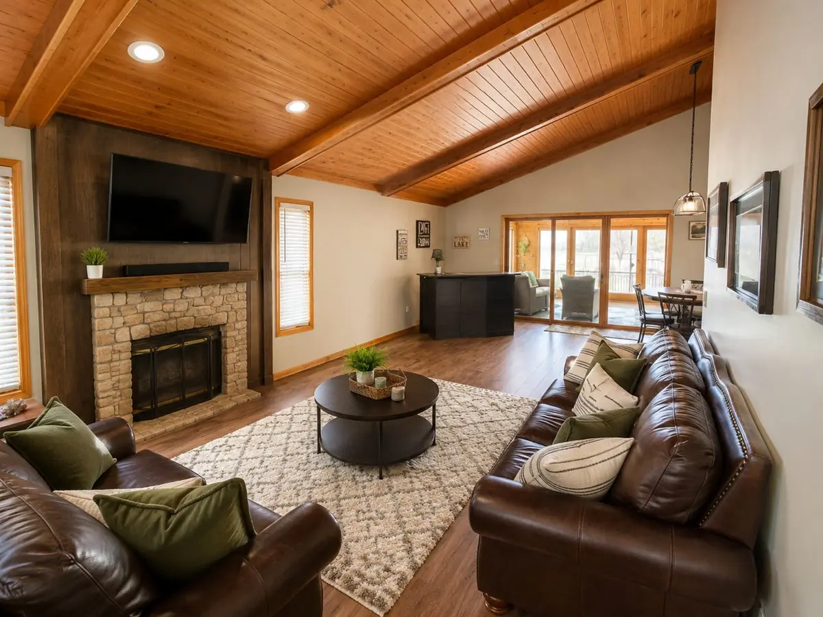 4122 W Lake Shore Drive