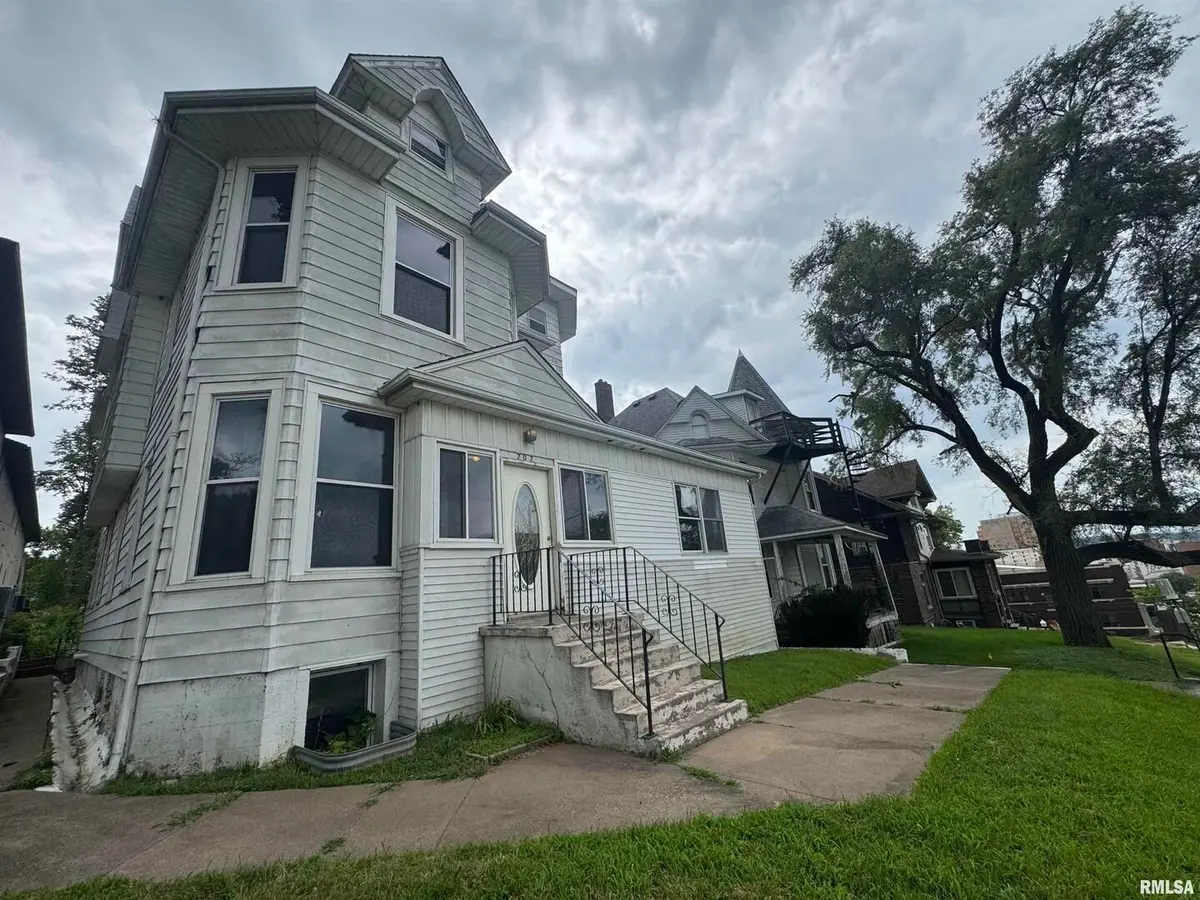 707 Brady Street