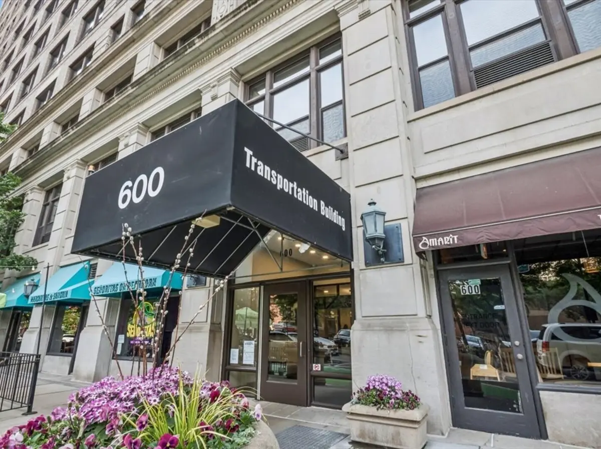 600 S DEARBORN Street