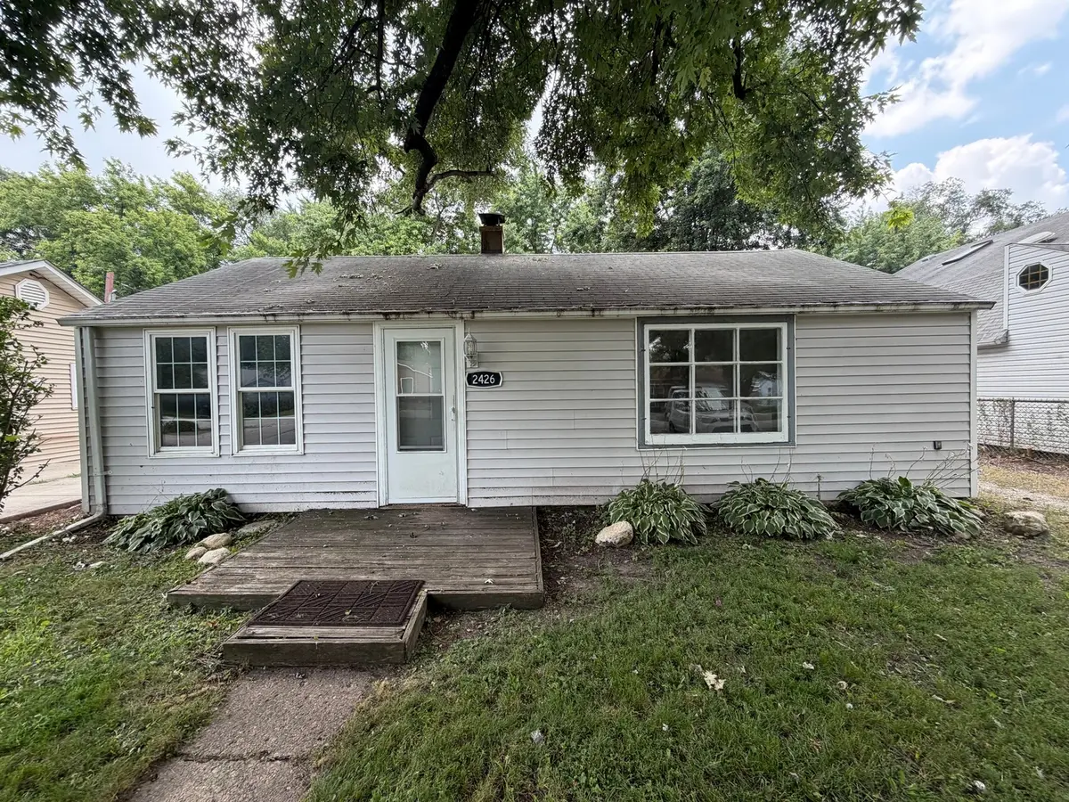 2426 Grape Street