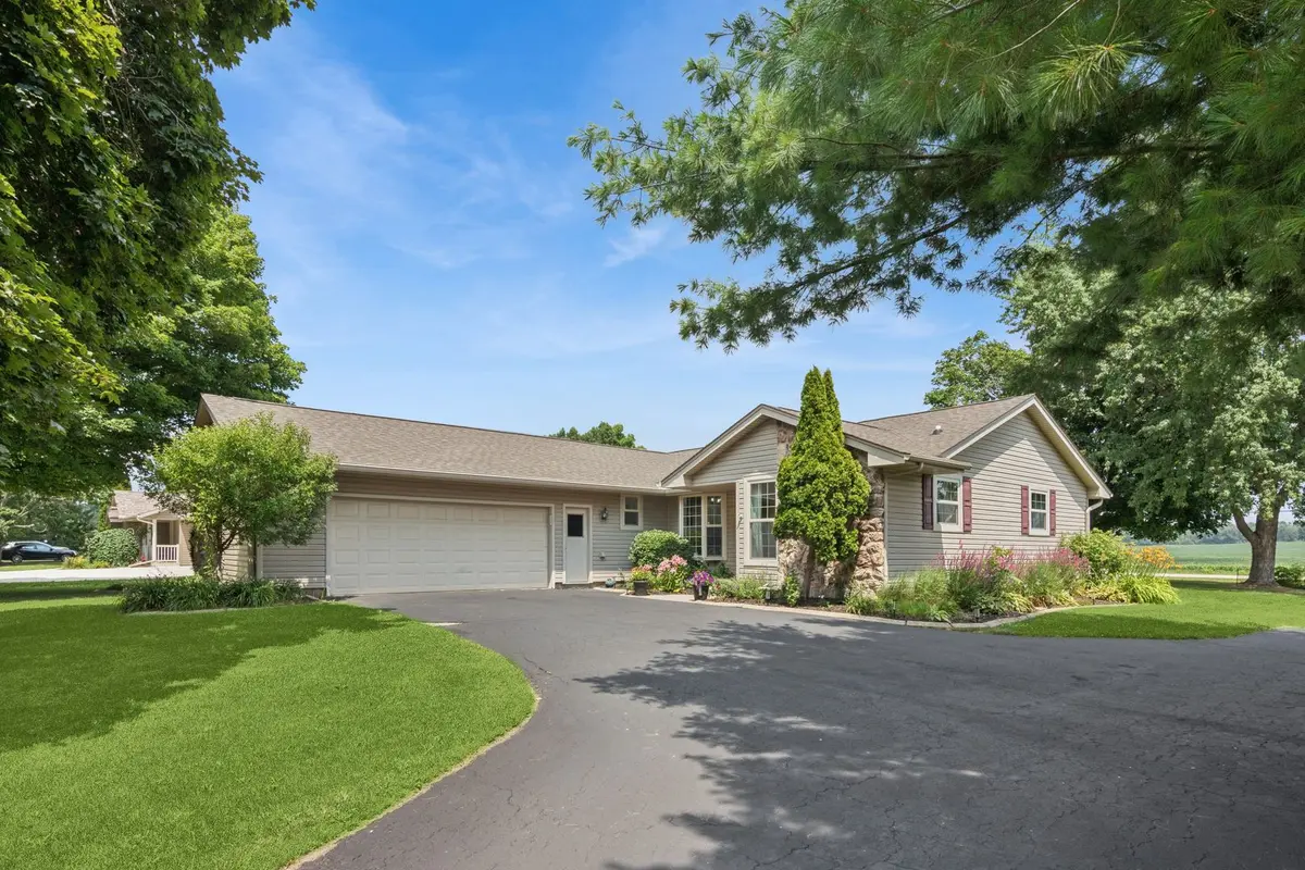 9761 Squire Lane