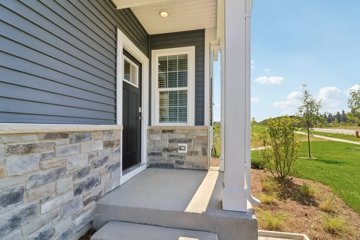 1740 Stable Lane