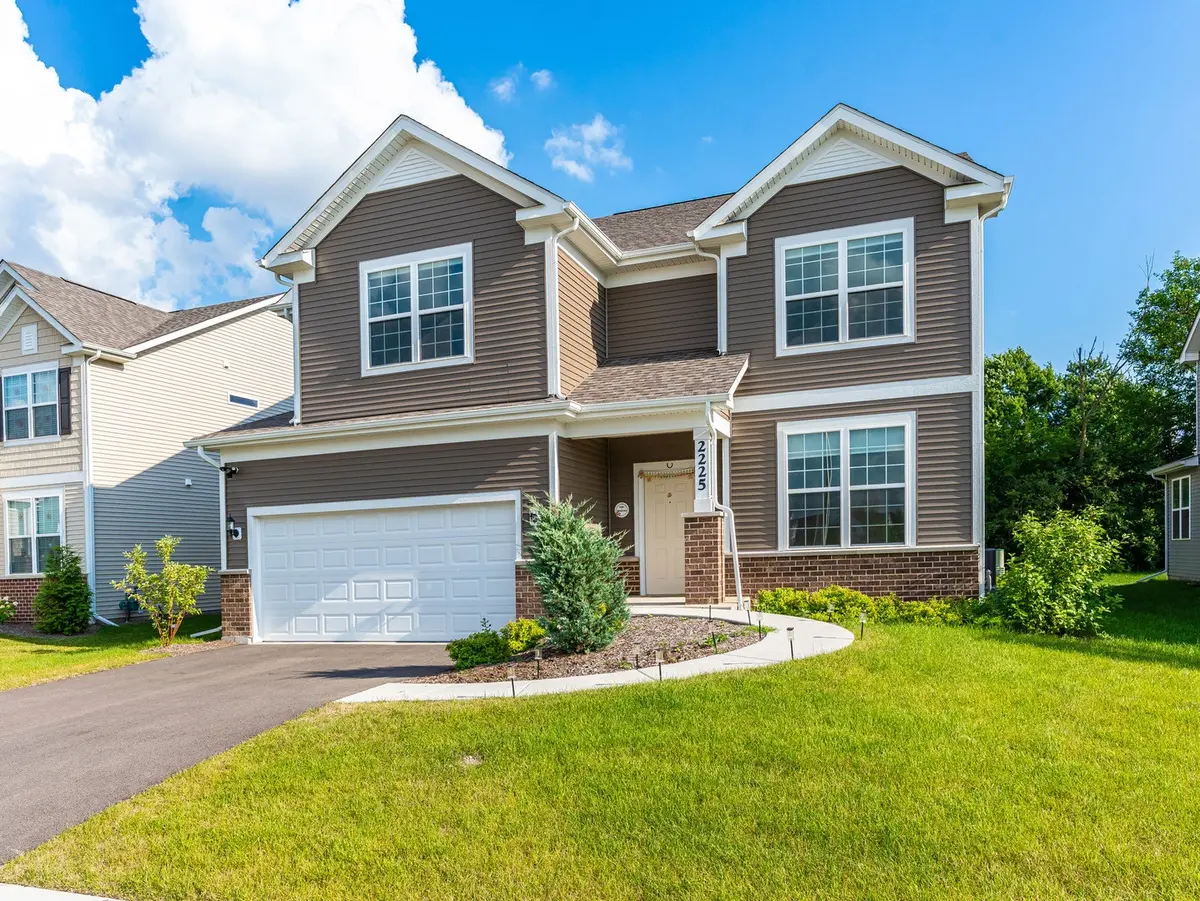 2225 Bent Grass Way