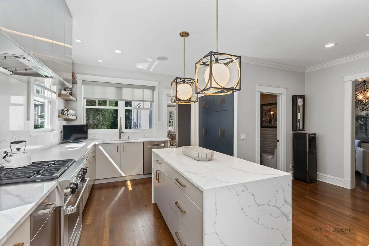 106 E Woodland Road
