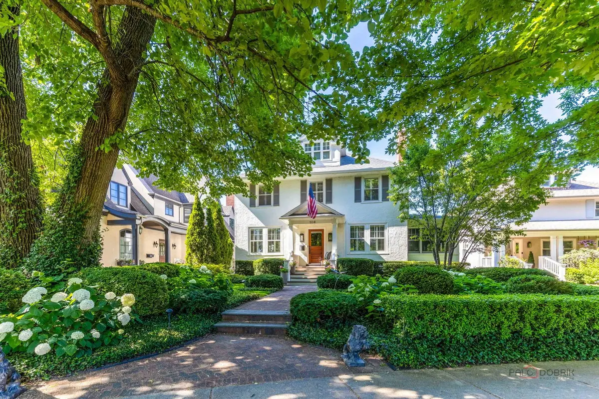 106 E Woodland Road