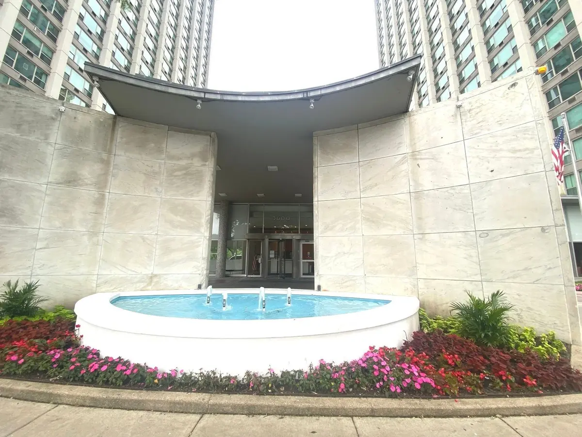 3600 N Lake Shore Drive