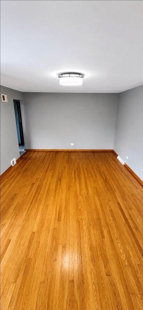 3000 N Neenah Avenue, Chicago, IL