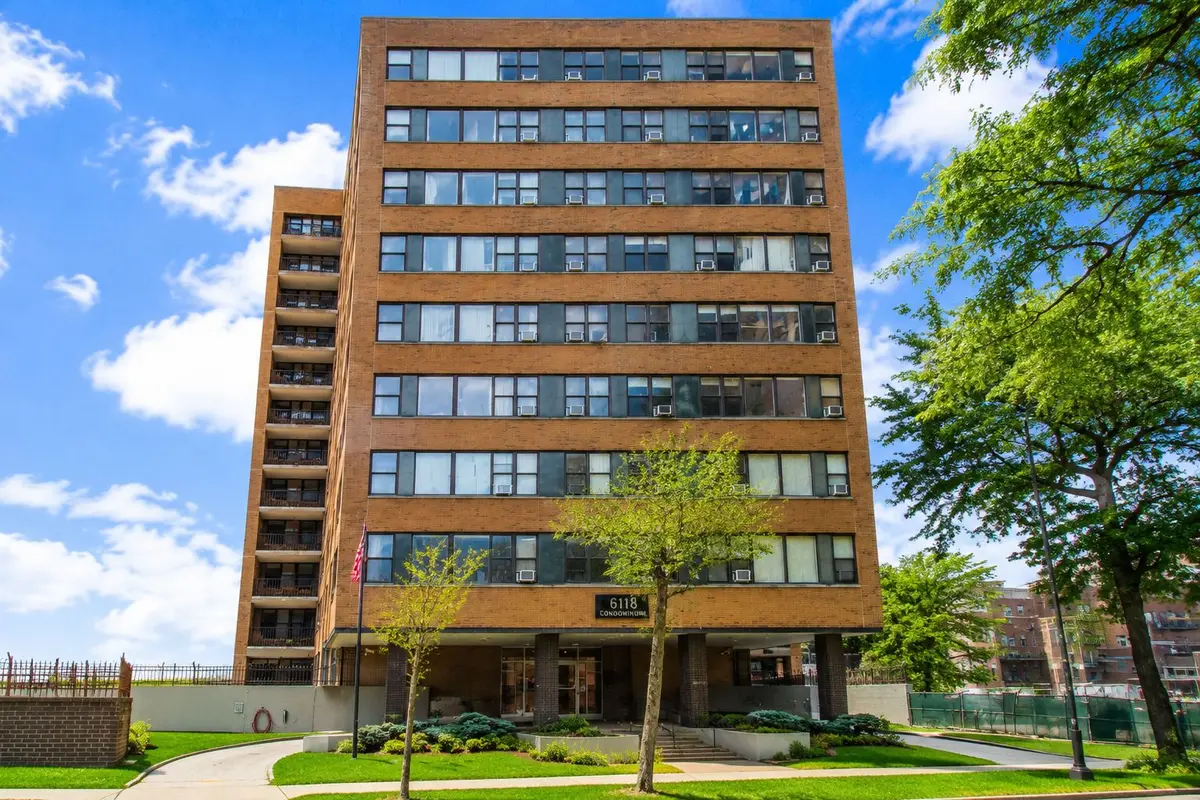 6118 N Sheridan Road
