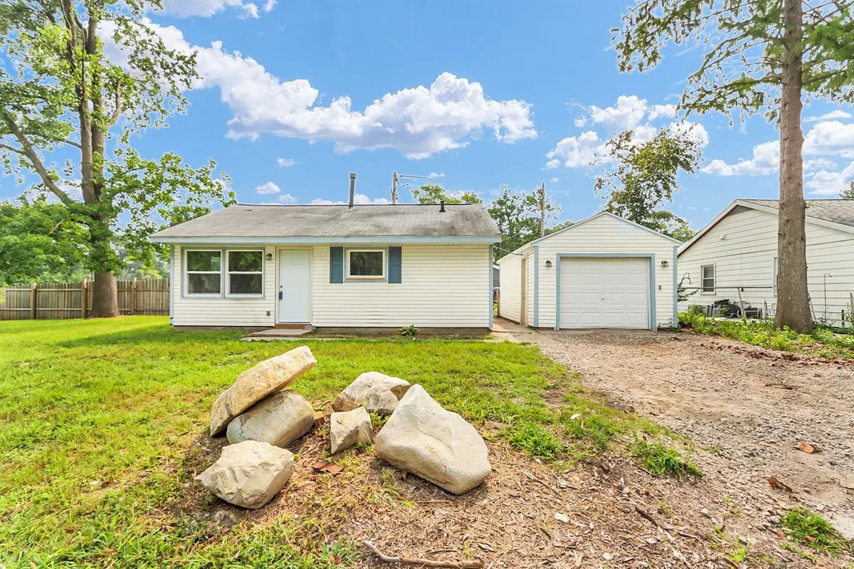 1408 Hedge Road