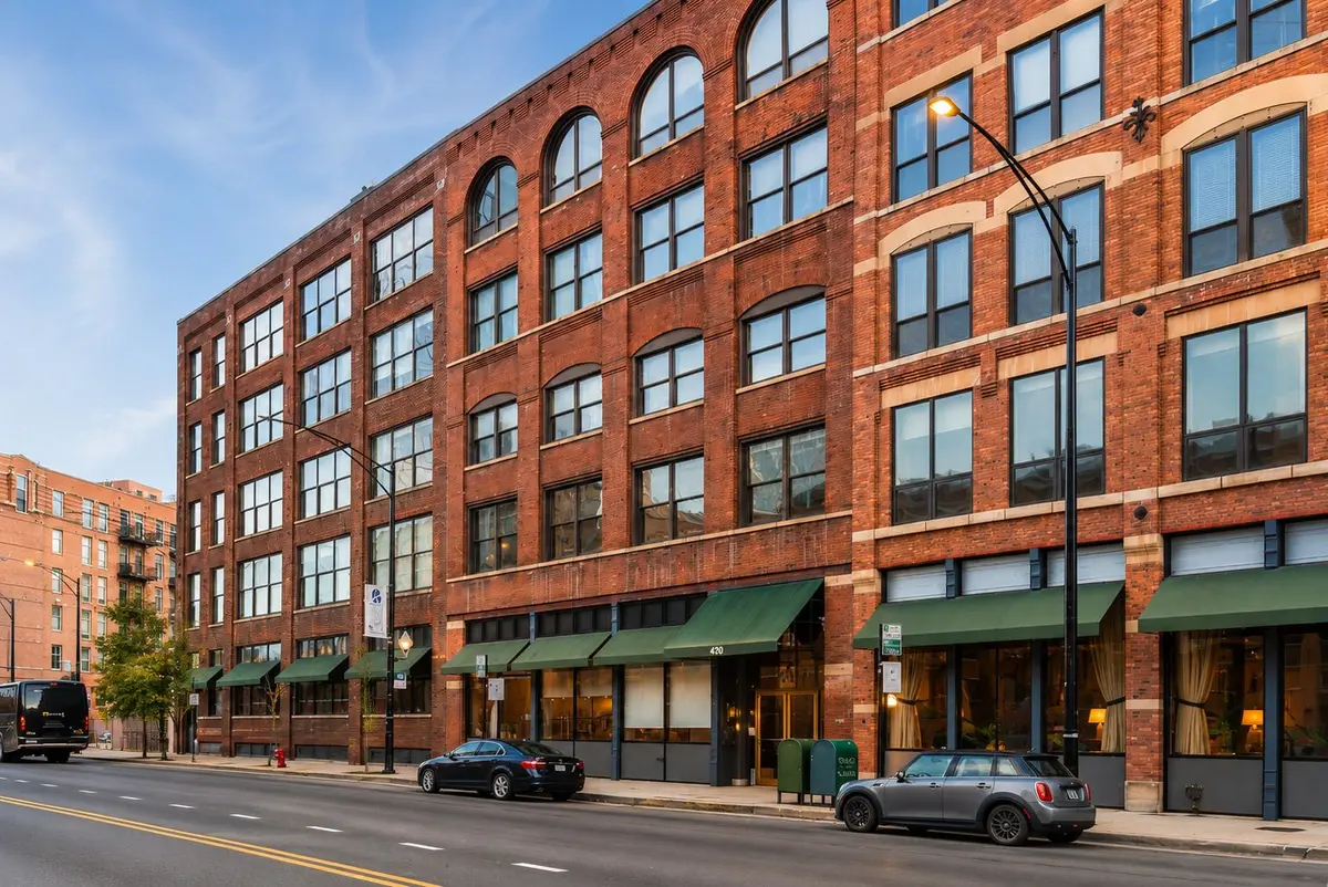420 W Grand Avenue