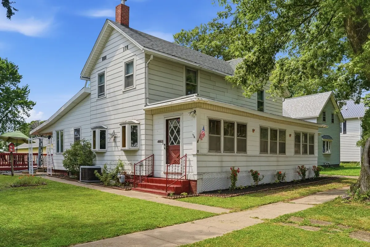 22 N METCALF Avenue