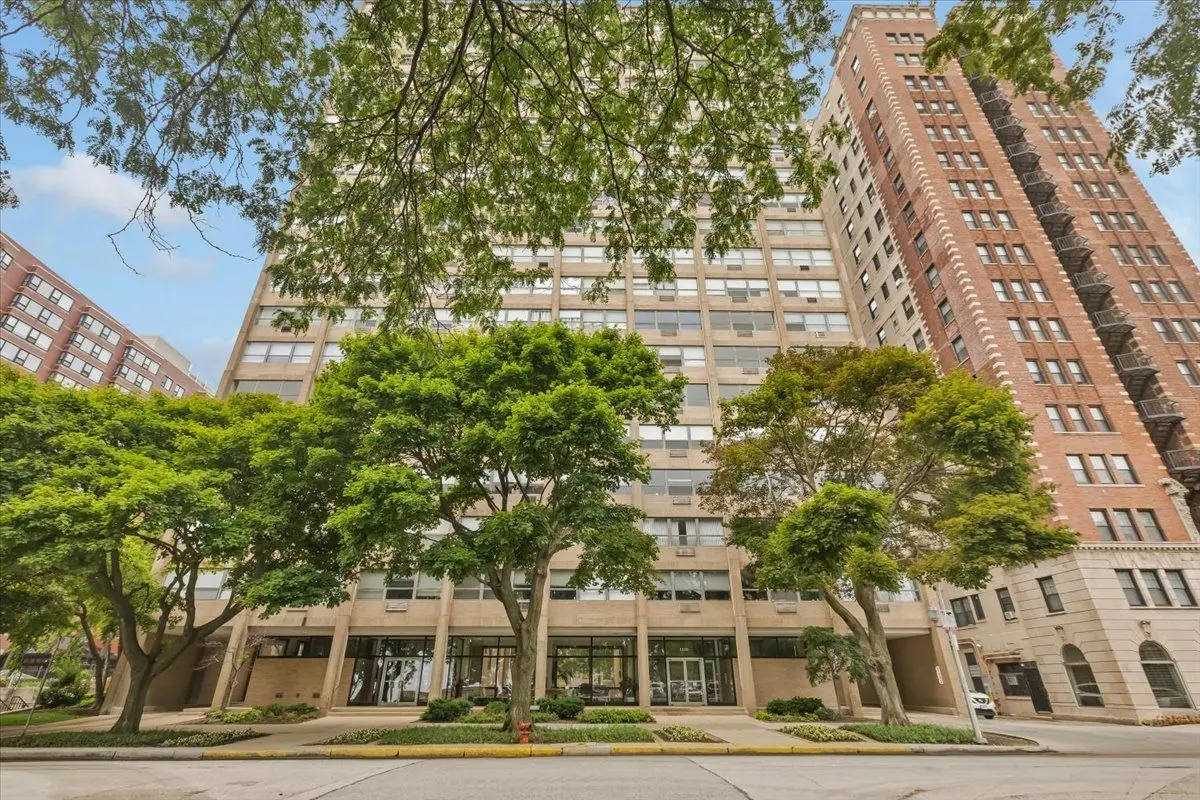 5530 S South Shore Drive