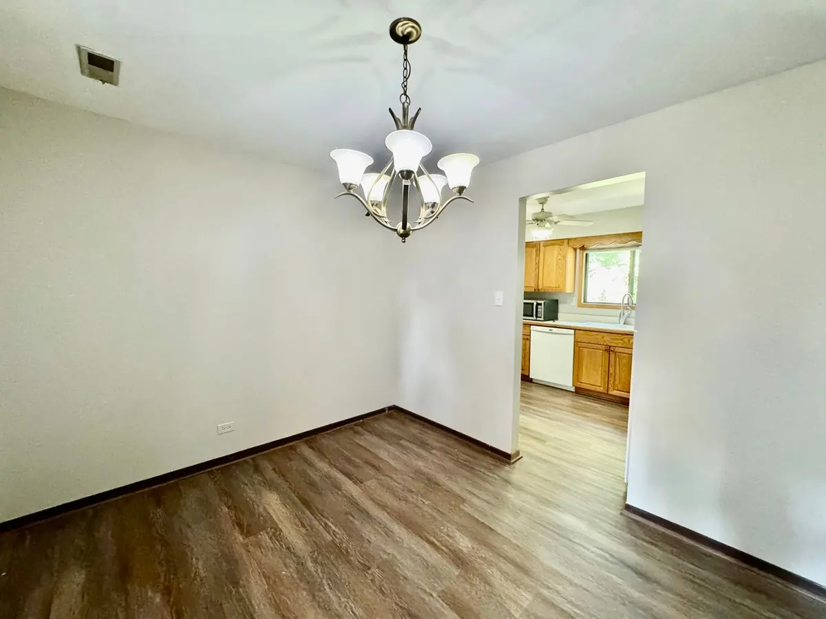 1737 Harrow Court