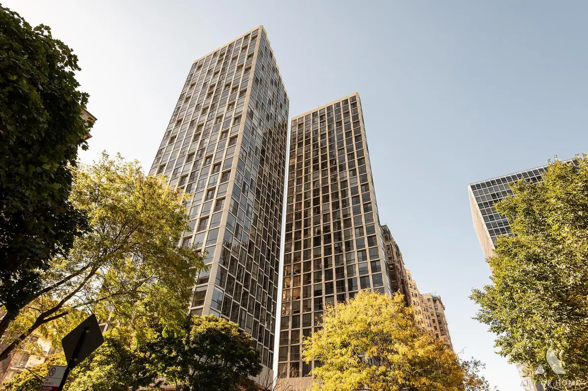 345 W Fullerton Parkway