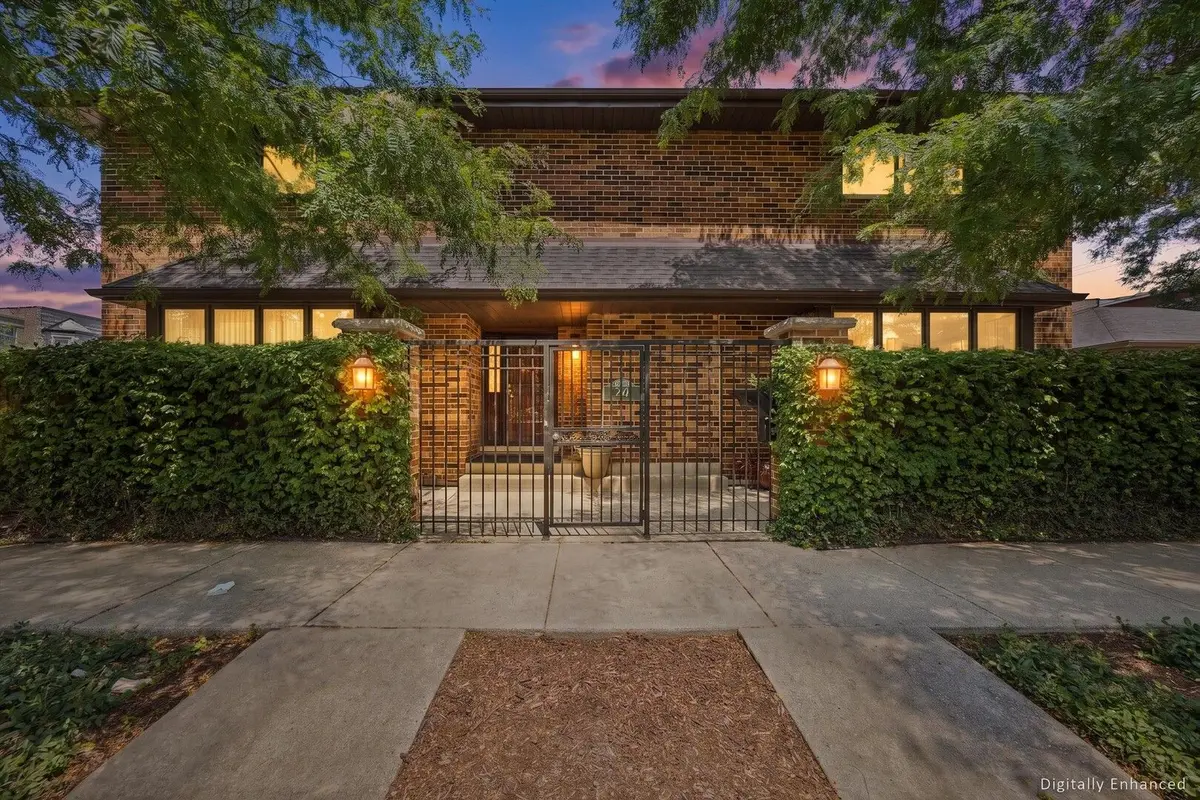 204 E 32ND Street