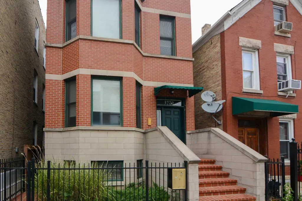 1720 W AUGUSTA Avenue