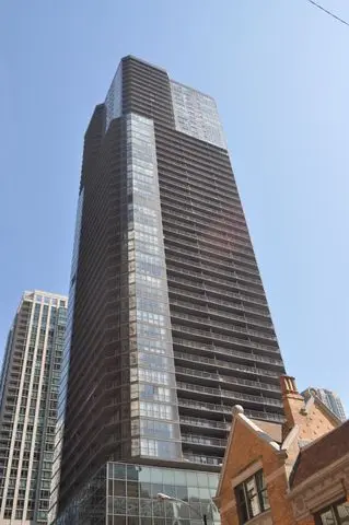 10 E Ontario Street