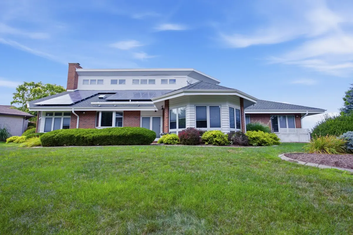 2110 Meadowlark Court