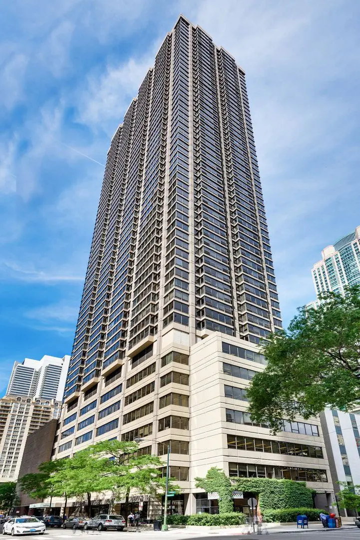 30 E Huron Street