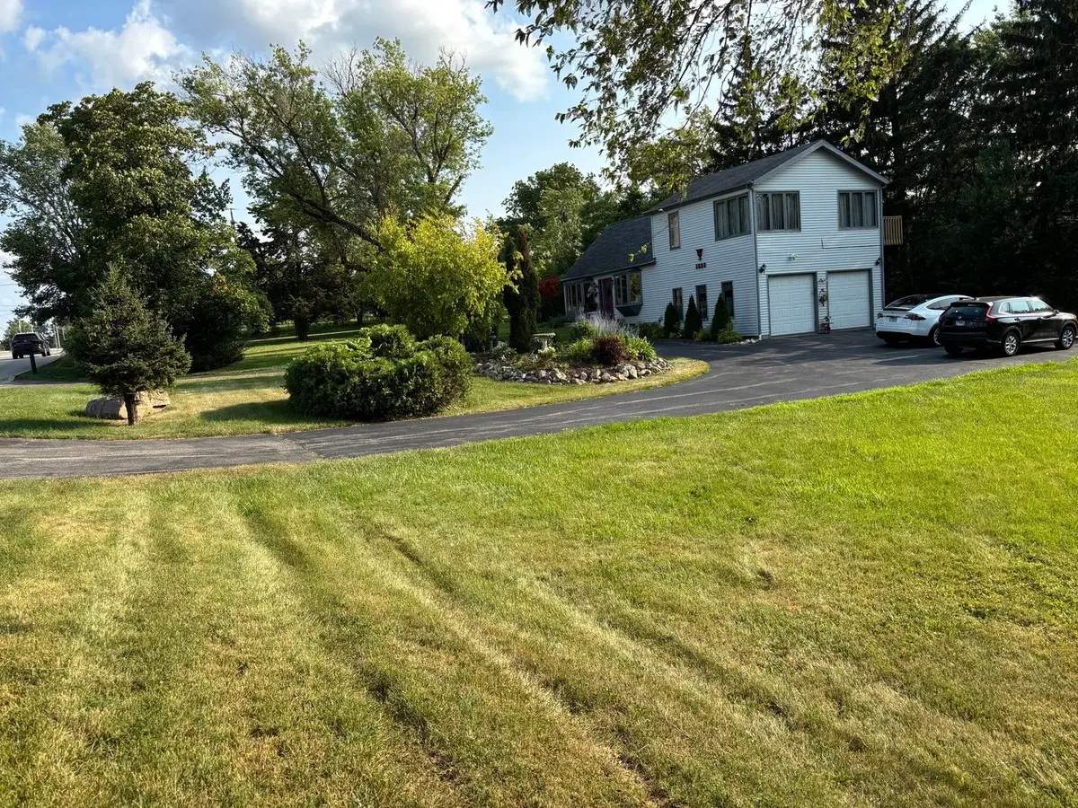 1828 N ORCHARD Lane