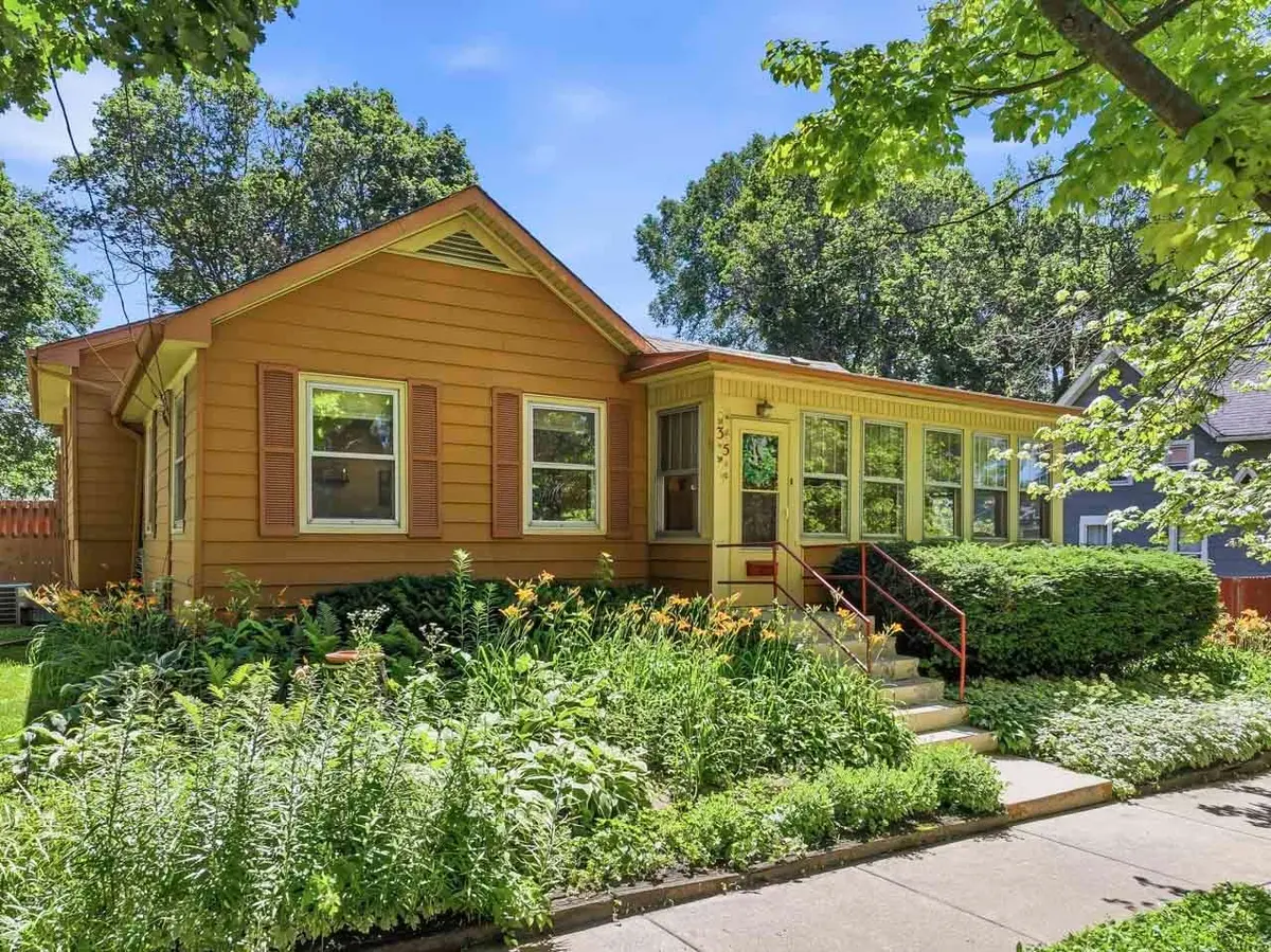35 Woodland Avenue