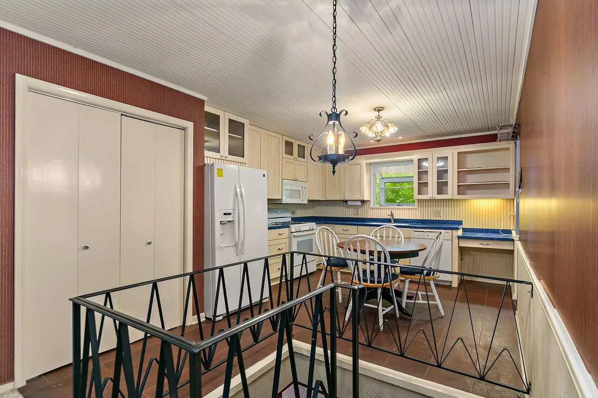 2 Summit Avenue