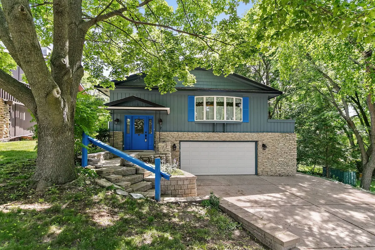2 Summit Avenue