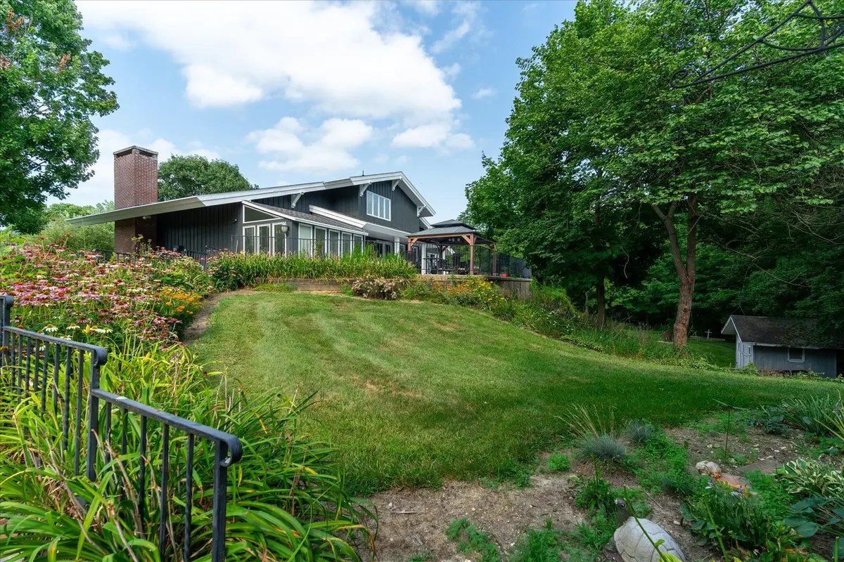 1910 Hickory Lane