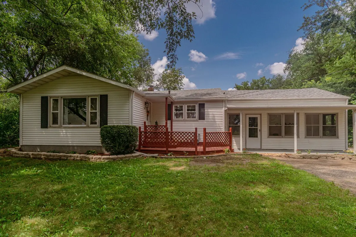 1826 Leonard Road
