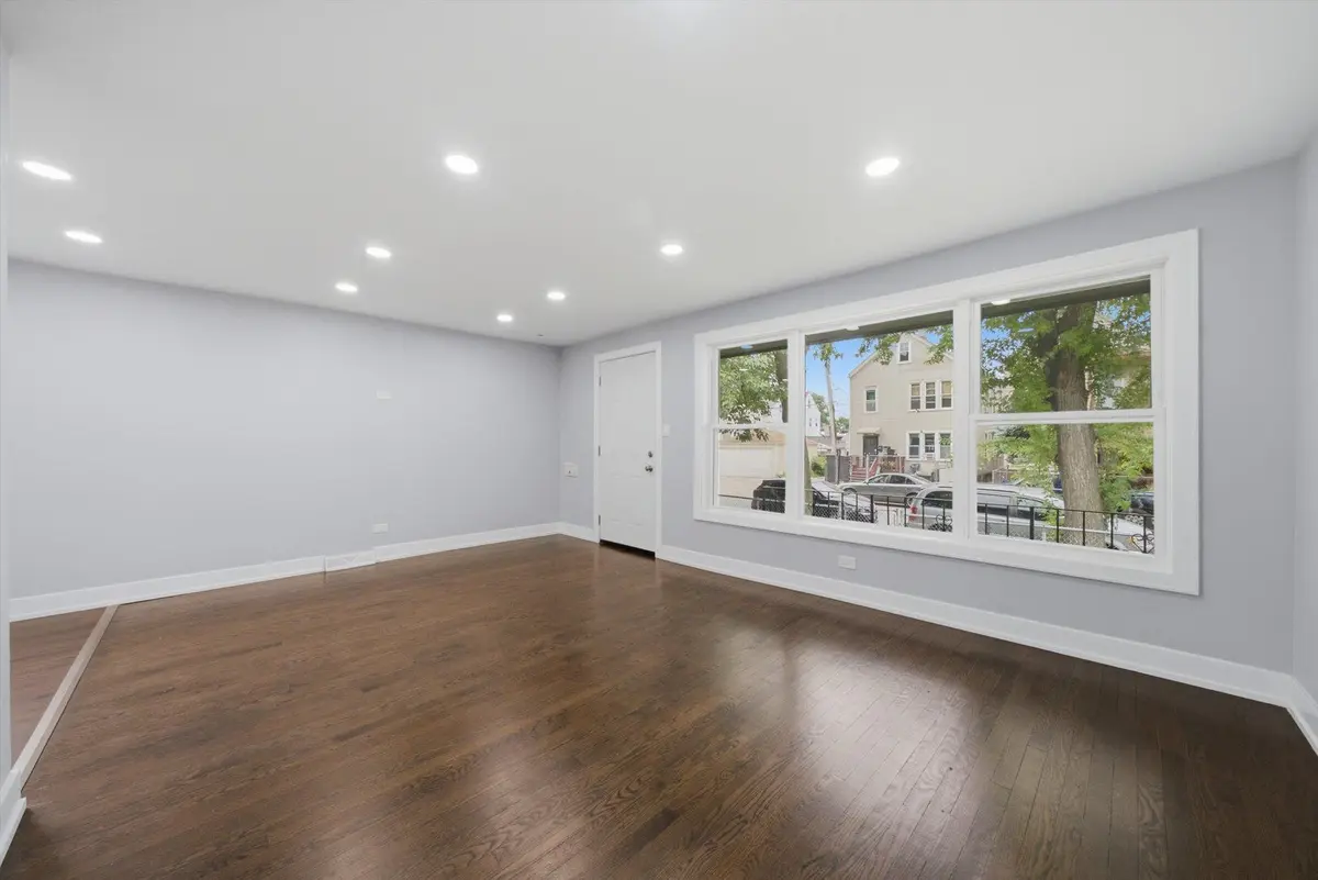 2016 W 52nd Street