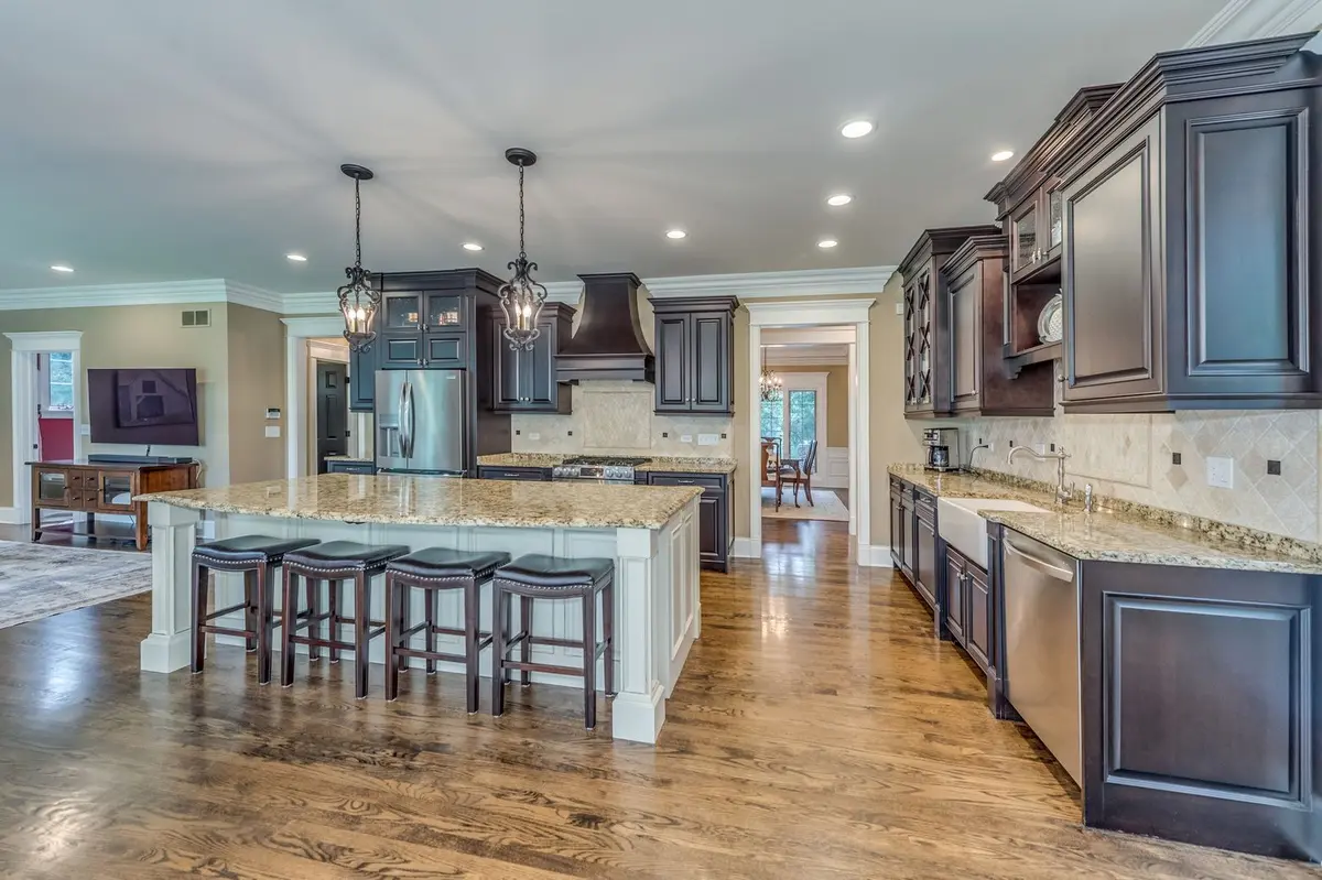 8N669 Edgewood Road