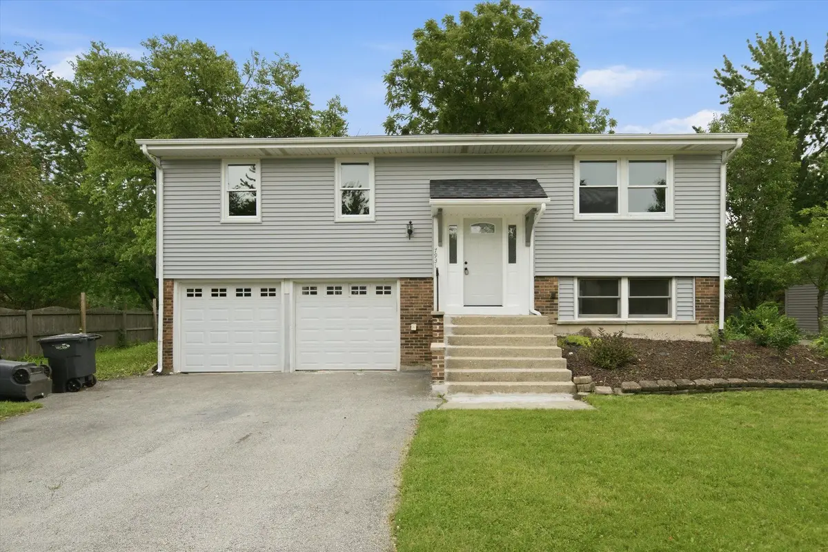 7931 W laurel Drive